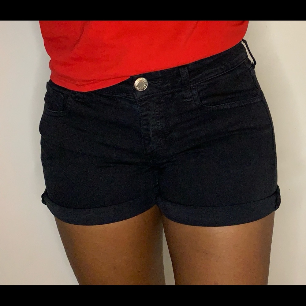 American eagle black shorts 💚✨